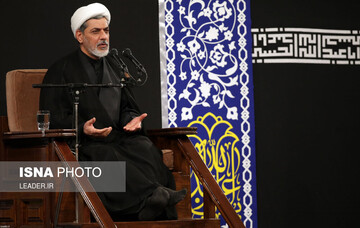 مراسم عزاداری مقام معظم رهبری در شب هشتم محرم