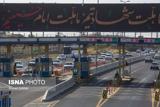 تصاویری عجیب از ورودی اتوبان تهران - قم در شروع تعطیلات