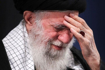 عکس| تصویری ویژه از رهبر معظم انقلاب در حسینیه امام خمینی(ره)