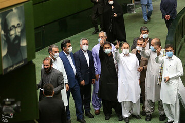 ببینید | حواشی صحن علنی مجلس شورای اسلامی