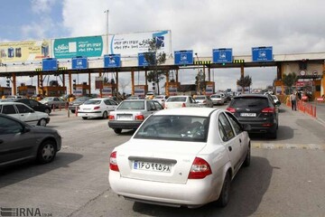 مسافران بدحساب، باجه‌های عوارض را به آزادراه تهران -شمال بازگرداندند