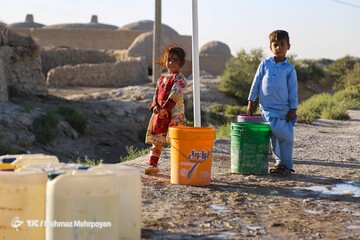 خاک سفیدی در حسرت یک جرعه آب