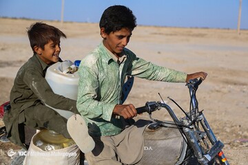 خاک سفیدی در حسرت یک جرعه آب