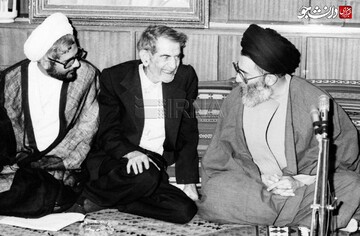 تصاویر دیدار آیت الله سید علی خامنه‌ای، رییس جمهوری، با شهریار در سال ۱۳۶۶؛ به مناسبت روز بزرگداشت شعر و ادب فارسی