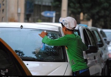 کودکان کار تهرانی تست کرونا می‌دهند