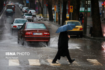 تداوم بارش باران و وزش باد شدید در برخی نقاط ایران