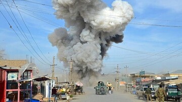 خلیلزاد مدعی کشته شدن ۱۲ کودک در حمله هوایی دولت افغانستان شد