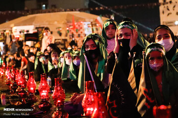 سفره حضرت رقیه(س) در میدان امام حسین(ع)