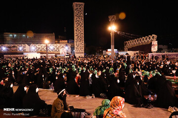 سفره حضرت رقیه(س) در میدان امام حسین(ع)