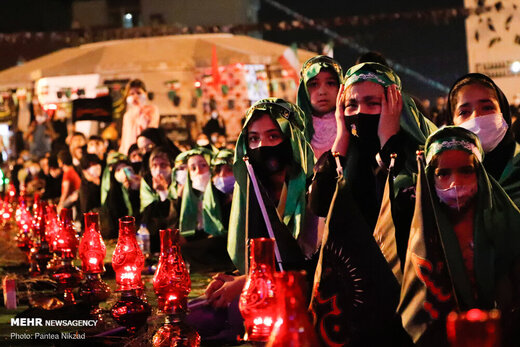 سفره حضرت رقیه(س) در میدان امام حسین(ع)