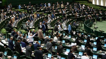 روزنامه جمهوری اسلامی:نمایندگان مجلس،حتی شان خودشان را هم حفظ نمی کنند