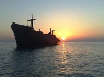 کشتی یونانی به عنوان یادگاری در جزیره کیش پابرجا خواهد ماند 