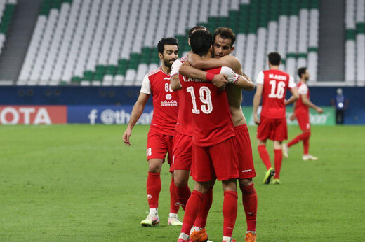 پرسپولیسیها با بدرقه آلکثیر راهی ورزشگاه شدند/عکس پرسپولیسیها با بدرقه آلکثیر راهی ورزشگاه شدند/عکس