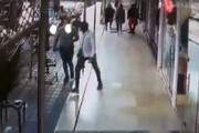 ببینید | سرقت گردنبند طلا در خیابان گیشا تهران