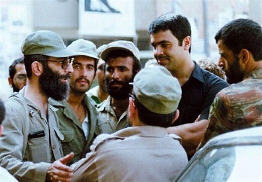 چرا حفاظت از جان رهبر انقلاب خیلی سخت بود؟ / جهان آرا اشک می ریخت و می گفت دست خالی هستیم/خاطرات محافظان آیتالله خامنهای چرا حفاظت از جان رهبر انقلاب خیلی سخت بود؟ / جهان آرا اشک می ریخت و می گفت دست خالی هستیم/خاطرات محافظان آیتالله خامنهای