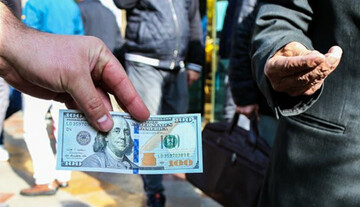 چرا صرافی‌ها نرخ دلار را بالا بردند؟/ تلاش دلالان برای کسب سود روزانه از بازار ارز