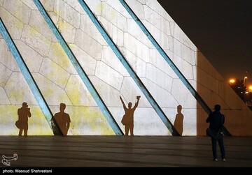 ویدئو مپینگ برج آزادی به مناسبت هفته تهران