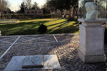 استاد شجریان اینجا به خاک سپرده می شوند