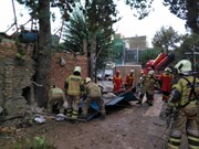 ریزش ساختمان در خیابان ابوذر؛ احتمالا ۴ نفر محبوس شده‌اند/ عکس