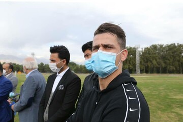 حمایت وریا غفوری از دو پزشک استقلال/عکس