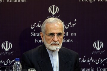 كمال خرازي: إيران تعلن استعدادها للعودة إلى التزامات الاتفاق النووي