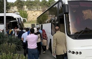  فعالیت یک تور غیرمجاز گردشگری در چهارمحال و بختیاری متوقف شد
فعالیت یک تور غیرمجاز گردشگری در چهارمحال و بختیاری متوقف شد