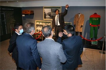رئیس فدراسیون کشتی صربستان از موزه ملی ورزش، المپیک، پارالمپیک دیدن کرد
