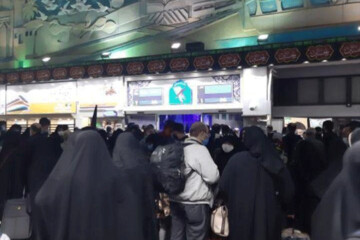 ببینید | شلوغی ایستگاه قطار از مسافران منتظر برای سفر به مشهد!