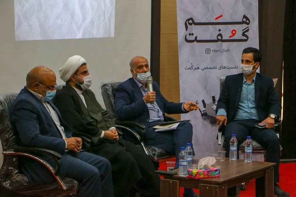 نشست کارشناسی «هم‌ گفت» با حضور فعالان اجتماعی و چند عضو شورای شهر اهواز  برگزار شد
