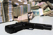 ببینید | لحظات باورنکردنی و ترسناک از سرقت مسلحانه بانک در قزاقستان