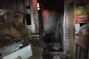 ببینید | حادثه آتش‌سوزی در یک منزل قدیمی در تهران