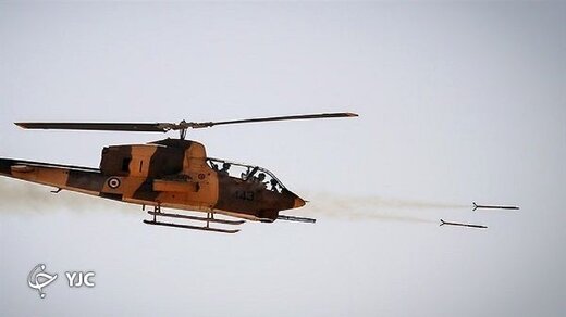 خلبان معروف ارتش که با بالگرد بدون بنزین پرواز کرد /خلبانی که ناجی مردم شد +عکس