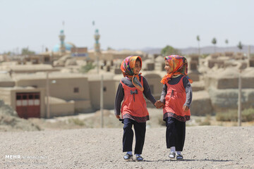 گنج پنهان در دل کویر