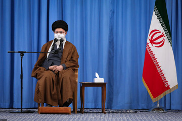 گلایه رهبر انقلاب از ماسک نزدن مسئولان و بی اعتنایی به فاصله اجتماعی