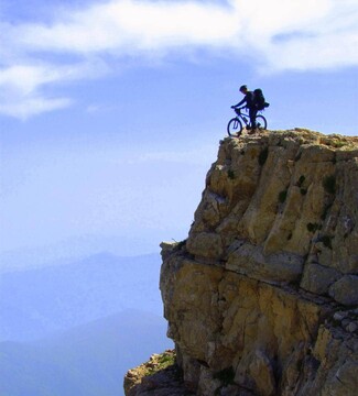 صعود ورزشکار لرستانی به ۳۱ قله مرتفع کشور با دوچرخه کوهستان