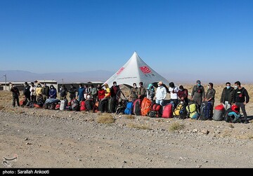 پرواز پاراگلایدرها در آسمان کرمان
