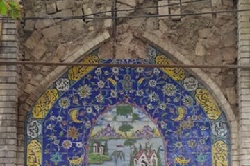 عکس | سرقت کاشی‌های قاجاری سقاخانه «نقاشی»