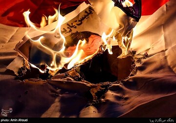 تجمع اعتراضی مقابل سفارت فرانسه در پی اهانت به پیامبر(ص)