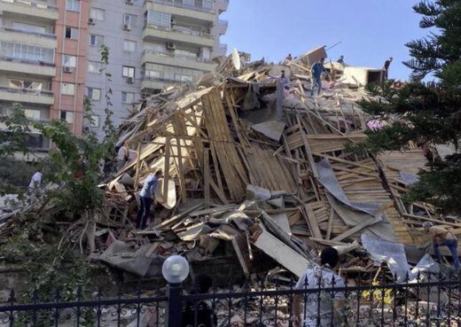 تصاویری از خرابی های ناشی از زلزله در ازمیر ترکیه