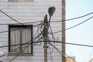 کابل‌های درهم پیچیده برق؛ تهران شهری برای زندگی؟!