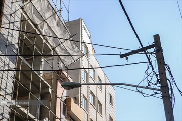 کابل‌های درهم پیچیده برق؛ تهران شهری برای زندگی؟!