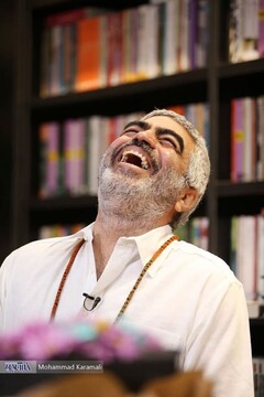 مراسم رونمایی از کتاب جدید عادل فردوسی‌پور