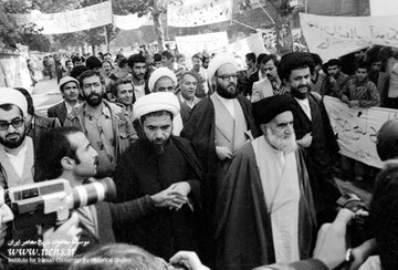 تصاویر تاریخی لحظه تسخیر لانه جاسوسی آمریکا