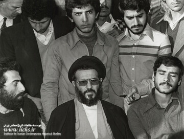 تصاویر تاریخی لحظه تسخیر لانه جاسوسی آمریکا