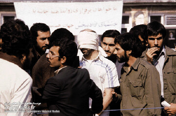 تصاویر تاریخی لحظه تسخیر لانه جاسوسی آمریکا