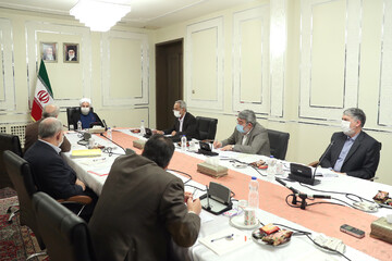  دستور روحانی برای اعمال محدودیت های شدید در مناطق قرمز کرونایی /کنترل و رهگیری مبتلایان به کرونا، ضروری است