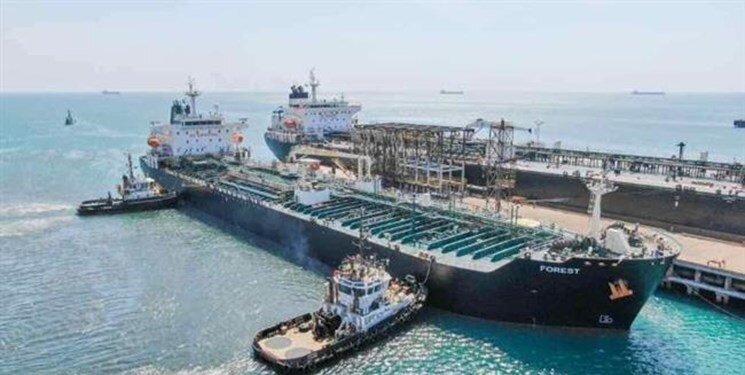 آغاز بارگیری نخستین محموله صادراتی نفت ایران از دریای عمان