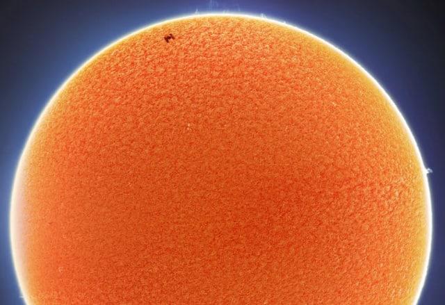 ببینید | تصویری دیدنی از جابجایی ایستگاه فضایی بین‌المللی از مقابل خورشید