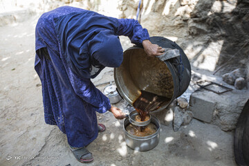 رب گیری انار در آیین سنتی «ناردُنگ»