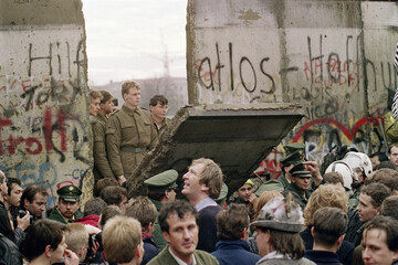 فوتبال پشت دیوار برلین 